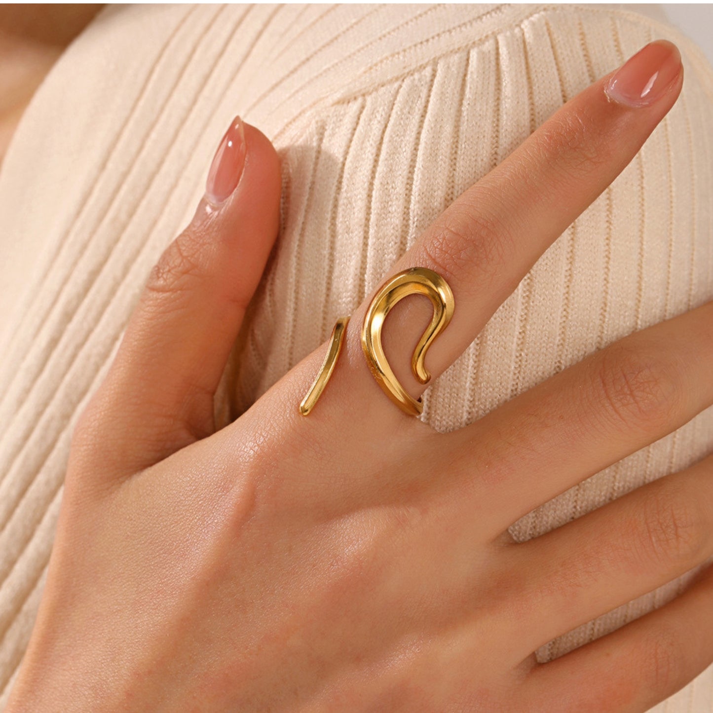 MONOZO 18k Gold plated Ring for Women | Anti Tarnish Stainless Steel Adjustable Finger Ring for Girls | High Quality non faded Ring | Girl Fashion Jewellery