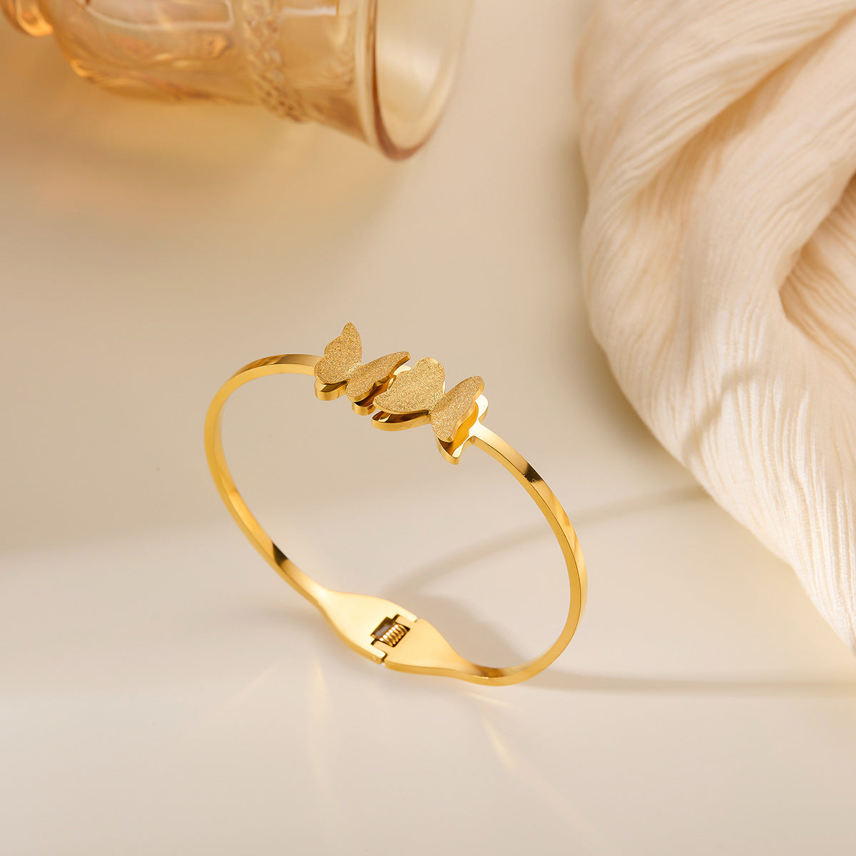 MONOZO Women's Stainless Steel Cuff Bracelet Anti Tarnish Cuff Bracelet | 18k Gold Plated Kada Bangle for Women & Girls
