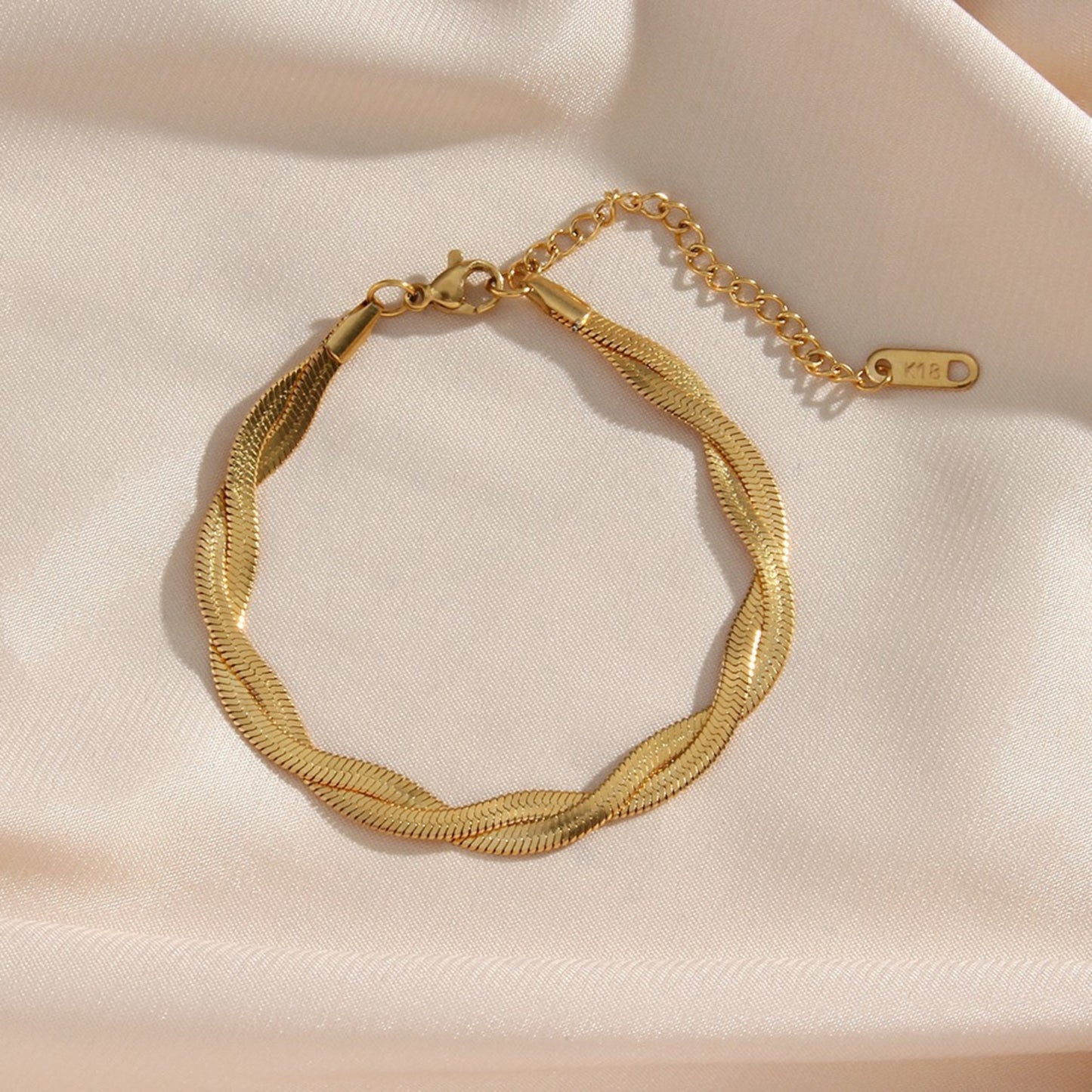 MONOZO Anti Tarnish Bracelet for Women Stylish | Stainless Steel Bracelet for female Western Chain Bracelet Girl Accessories | 18k Gold plated bracelet MONOZO Anti Tarnish Bracelet for Women Stylish | Stainless Steel Bracelet for Woman |