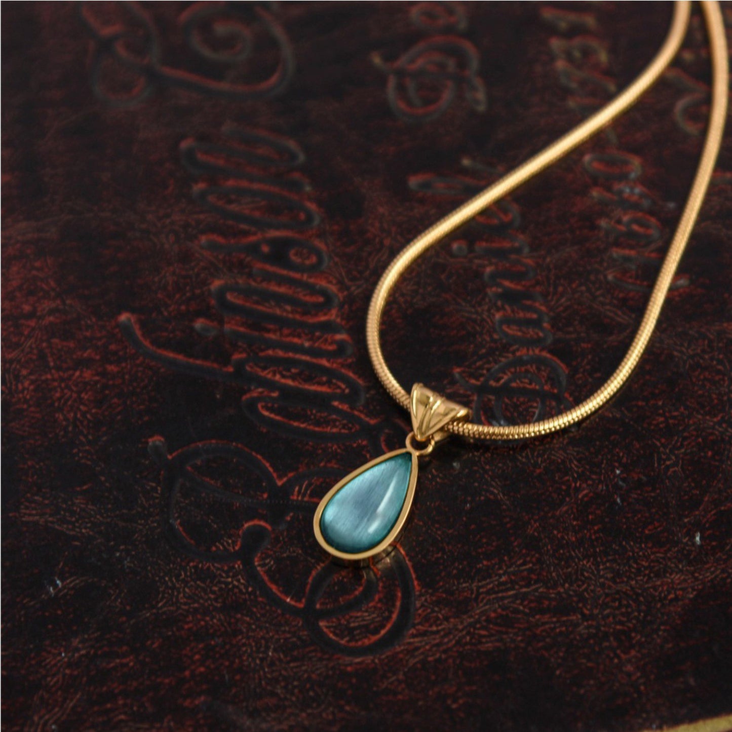 MONOZO pendant necklace chain for women girls Love anti tarnish stainless steel 18k gold plated stylish Neck Chain | Modern Girlish Design |Gift Valentine Accessories