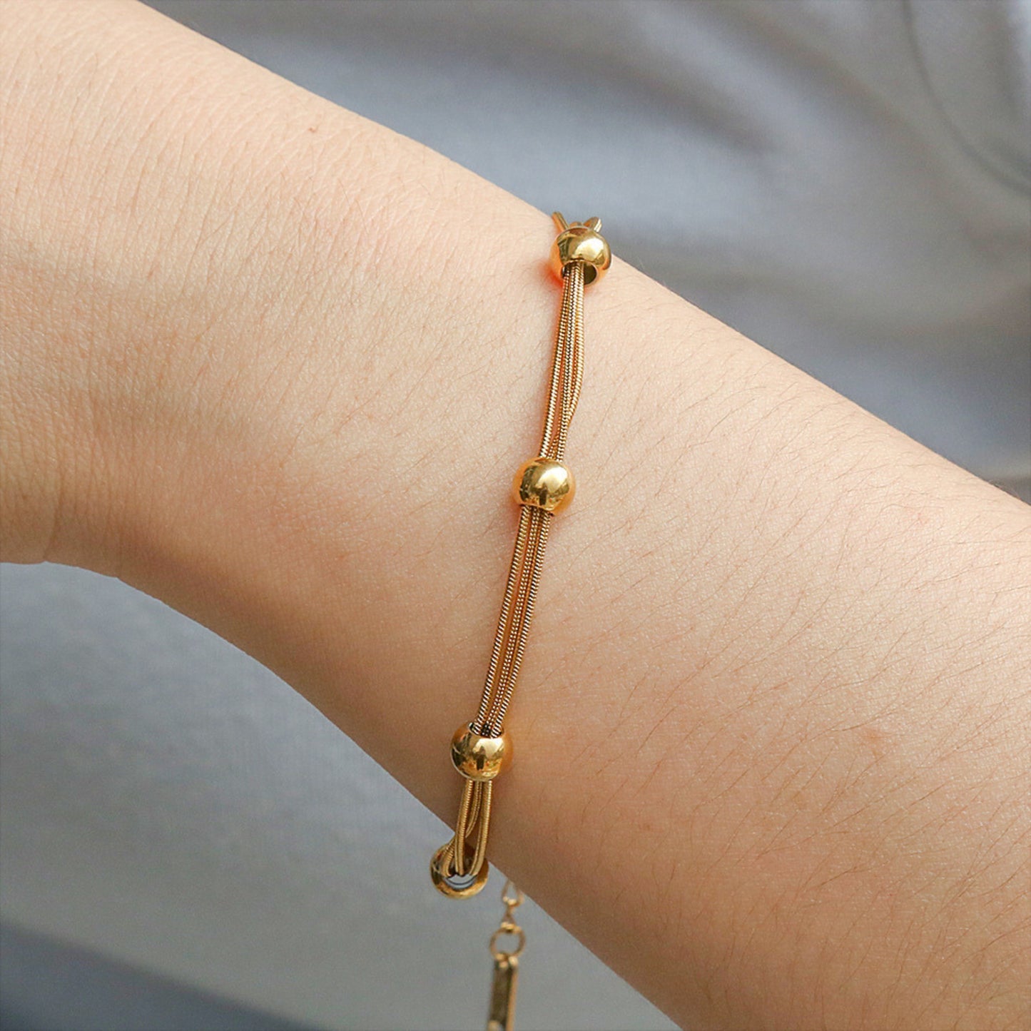 MONOZO Anti Tarnish Bracelet for Women Stylish | Stainless Steel Bracelet for female Western Chain Bracelet Girl Accessories | 18k Gold plated bracelet MONOZO Anti Tarnish Bracelet for Women Stylish | Stainless Steel Bracelet for Woman