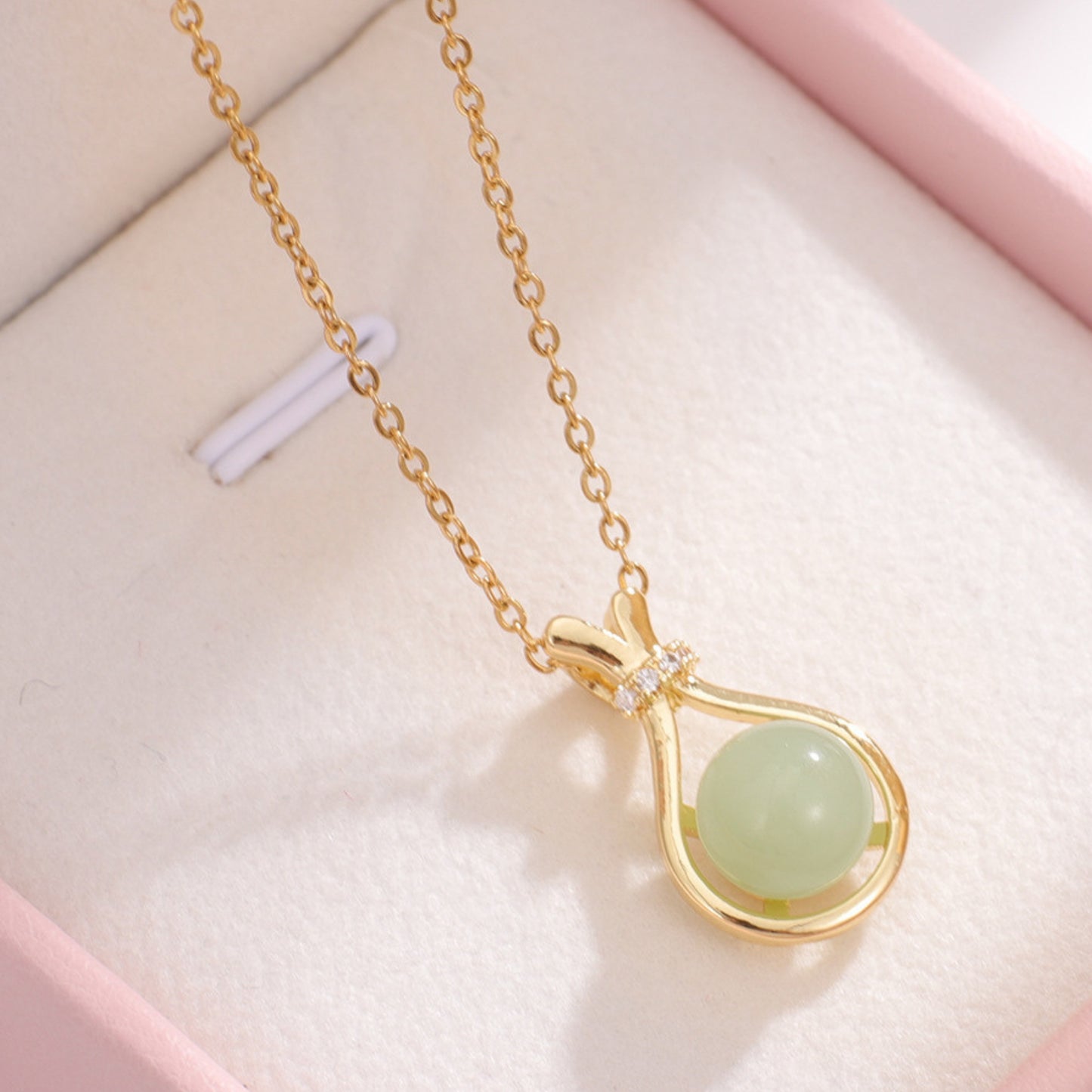 MONOZO pendant necklace chain for women girls Love anti tarnish stainless steel 18k gold plated stylish Neck Chain