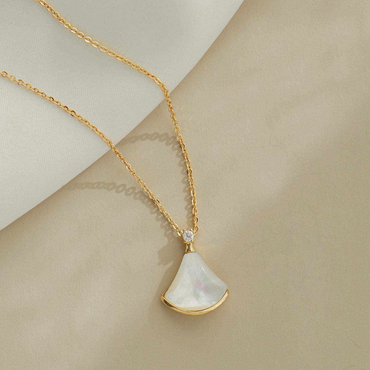MONOZO pendant necklace chain for women girls Love anti tarnish stainless steel 18k gold plated stylish Neck Chain | Modern Design | Birthday Anniversary Gift Valentine Accessories