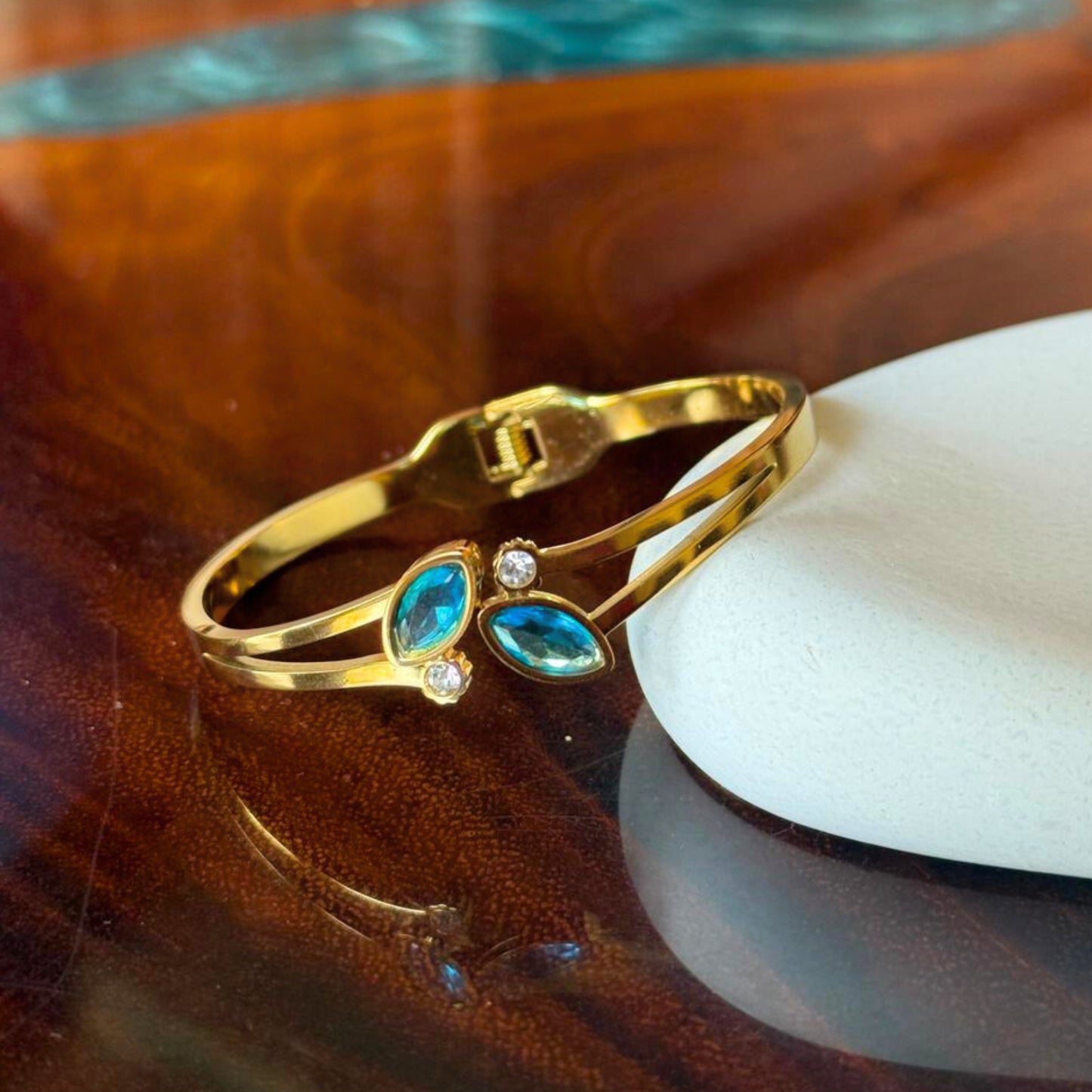 Anti Tarnish Leaf Bangle Cuff Bracelet Red/Blue