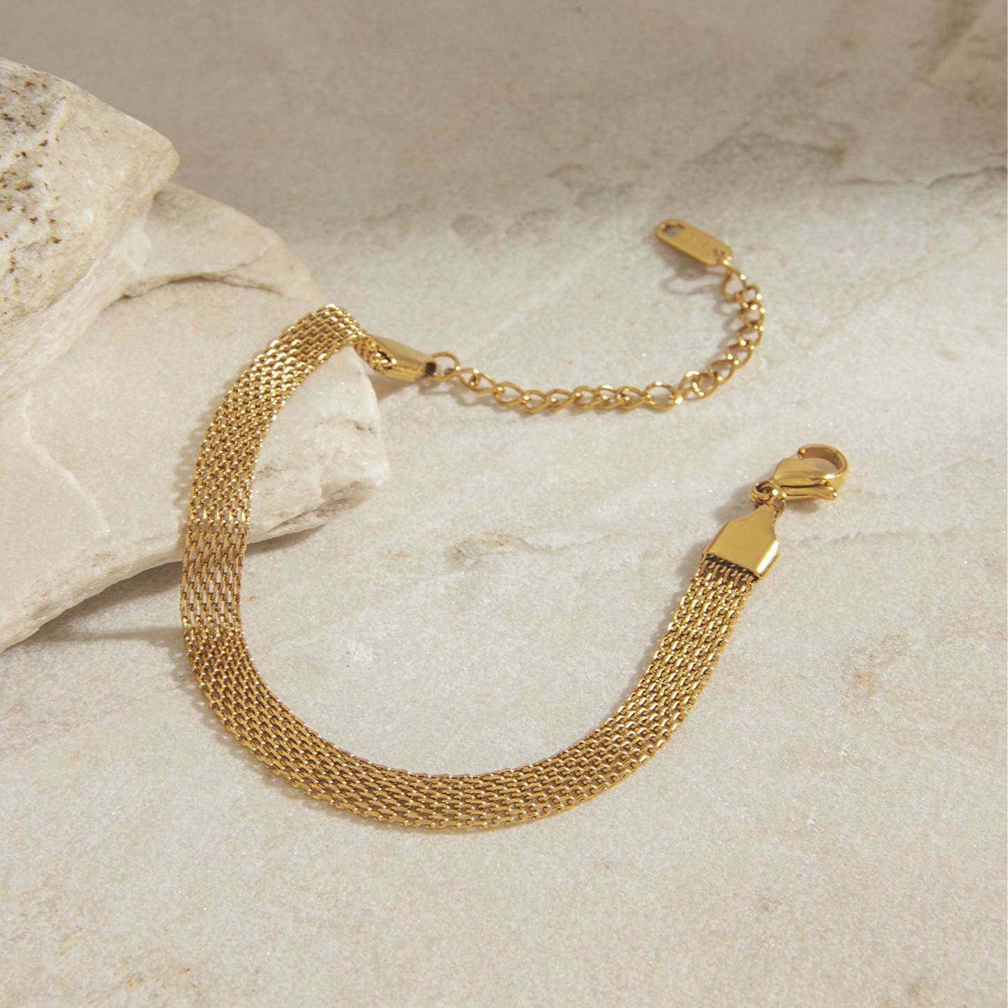 MONOZO Anti Tarnish Bracelet for Women Stylish | Stainless Steel Bracelet for Woman | Western Chain Bracelet Girl Accessories | 18k Gold plated bracelet MONOZO Anti Tarnish Bracelet for Women Stylish