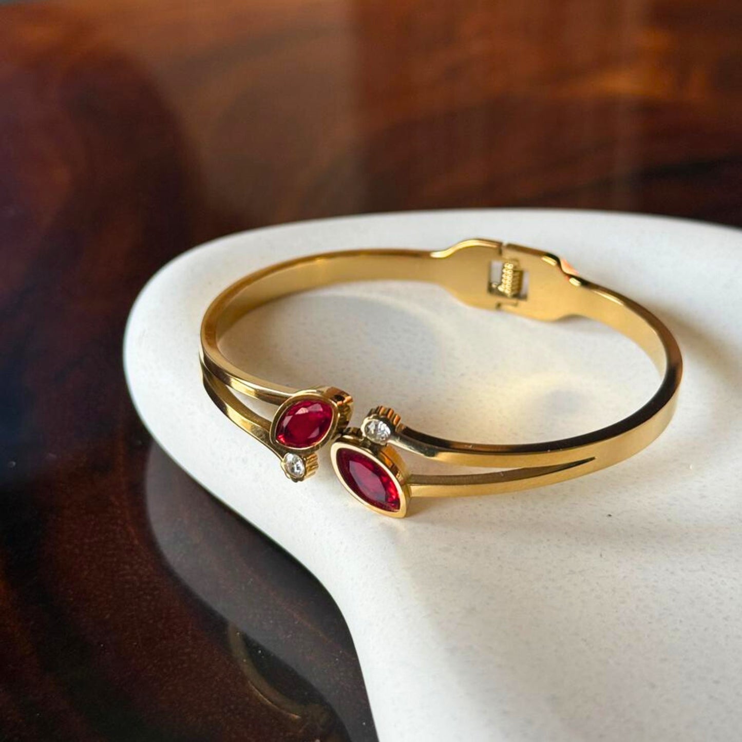 Anti Tarnish Leaf Bangle Cuff Bracelet Red/Blue