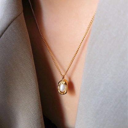 Pearl Engraved Pendant Necklace