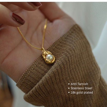 Pearl Engraved Pendant Necklace