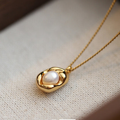 Pearl Engraved Pendant Necklace