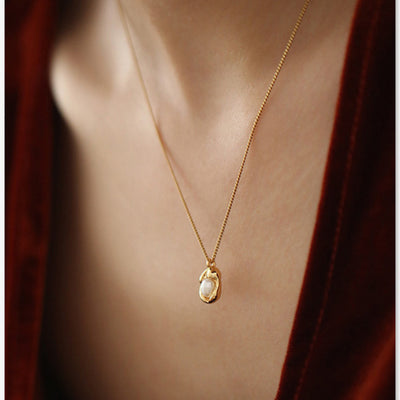 Pearl Engraved Pendant Necklace