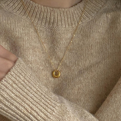 Trendy Round Ring Pendant Necklace (Gold/Silver)