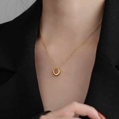 Trendy Round Ring Pendant Necklace (Gold/Silver)