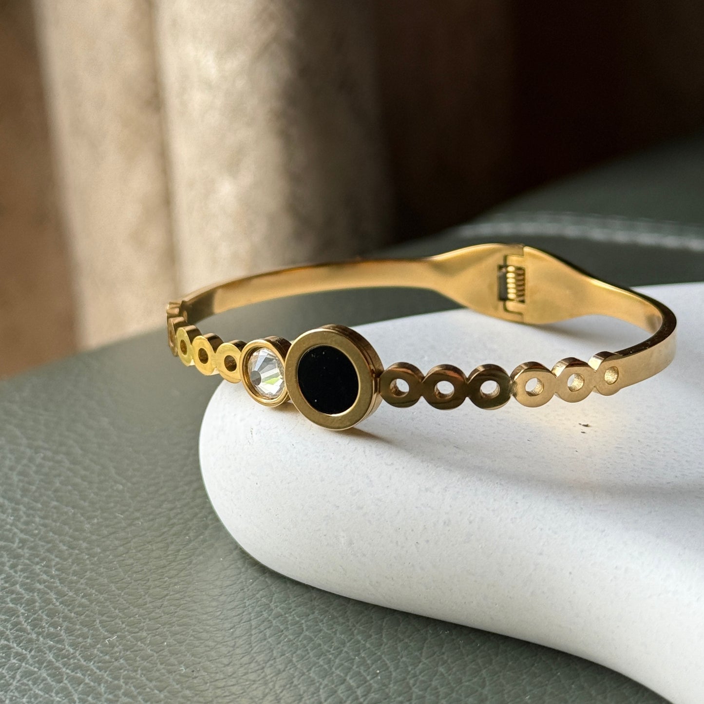 Diamond with Black Stone Openable Bracelet