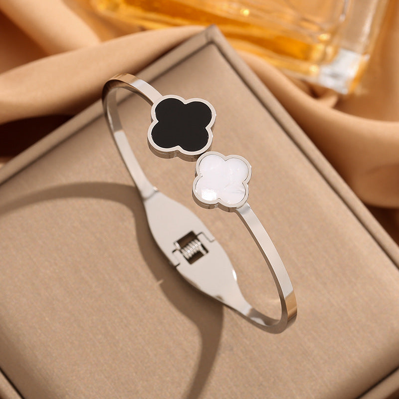 Clover Cuff Bracelet (Gold/Silver)