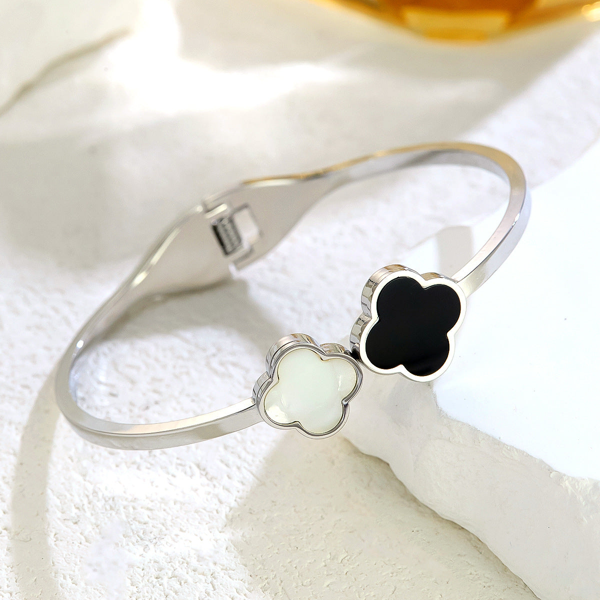 Clover Cuff Bracelet (Gold/Silver)