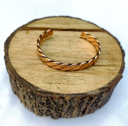 2 Magnet Twisted Copper Kada