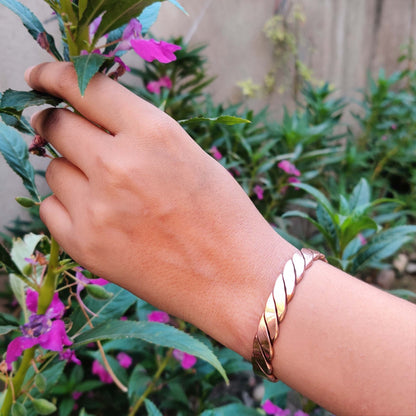 2 Magnet Twisted Copper Kada